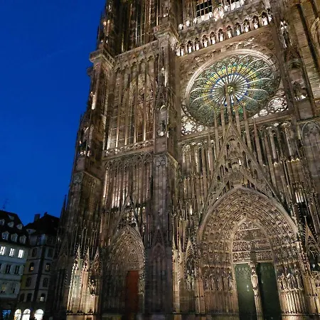 Place De La Cathedrale Апартаменты Страсбург